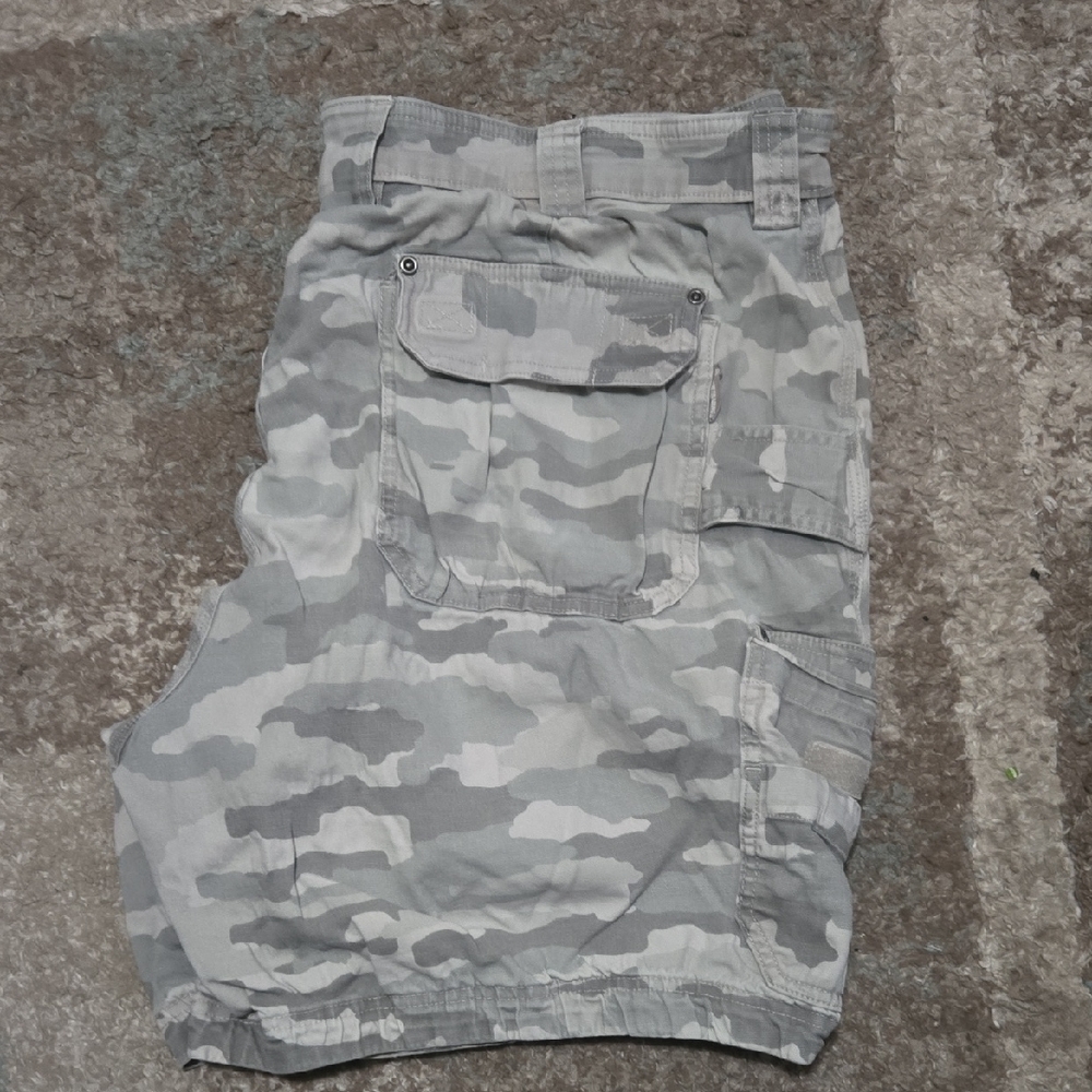 Duluth Trading Co Gray Cargo Shorts